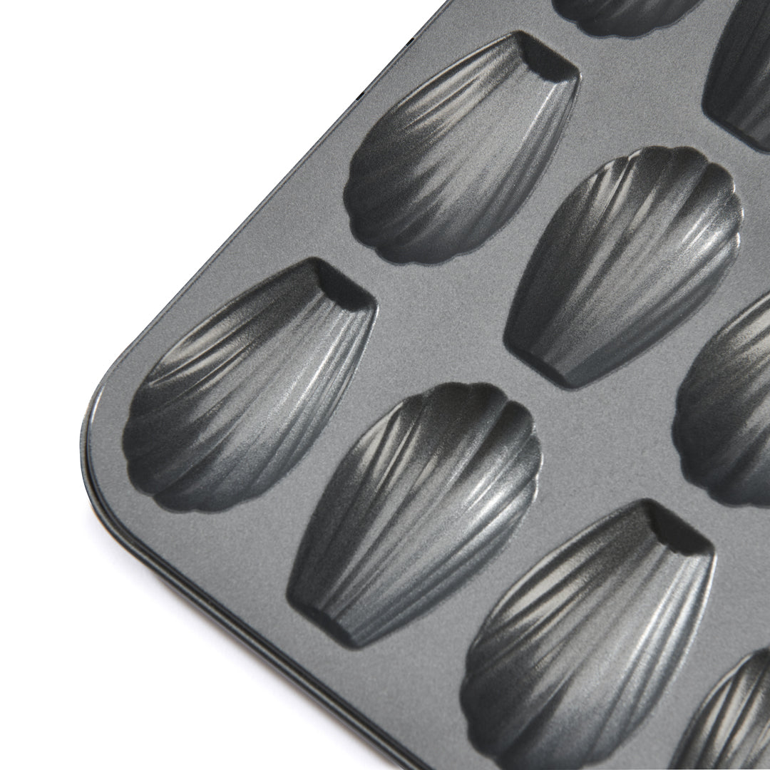 De Buyer Madelines 12 Slot Baking Tray